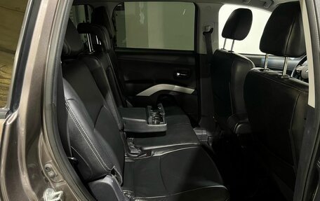 Mitsubishi Outlander III рестайлинг 3, 2012 год, 1 200 000 рублей, 16 фотография