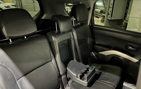 Mitsubishi Outlander III рестайлинг 3, 2012 год, 1 200 000 рублей, 17 фотография