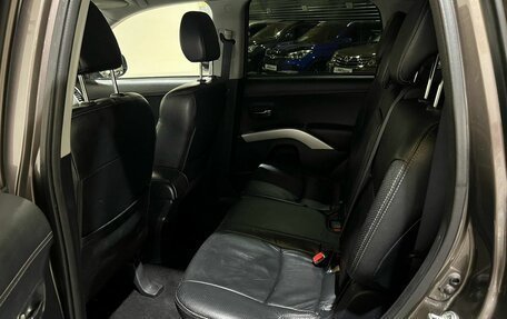 Mitsubishi Outlander III рестайлинг 3, 2012 год, 1 200 000 рублей, 15 фотография