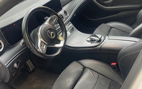 Mercedes-Benz E-Класс, 2019 год, 3 350 000 рублей, 7 фотография