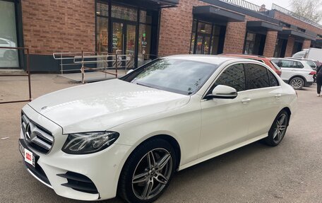 Mercedes-Benz E-Класс, 2019 год, 3 350 000 рублей, 14 фотография