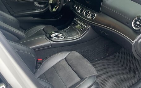 Mercedes-Benz E-Класс, 2019 год, 3 350 000 рублей, 12 фотография