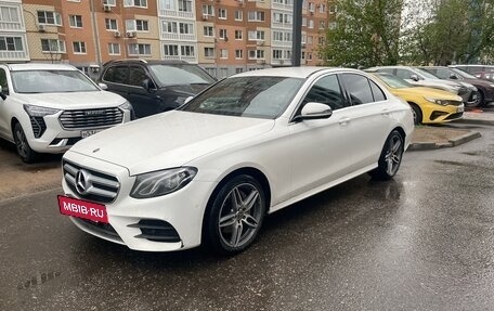 Mercedes-Benz E-Класс, 2019 год, 3 350 000 рублей, 5 фотография