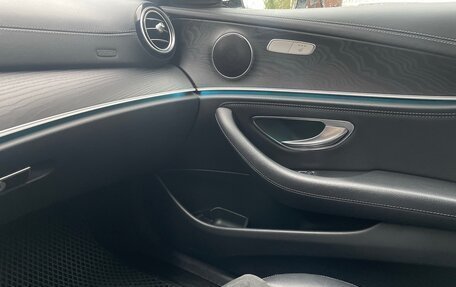 Mercedes-Benz E-Класс, 2019 год, 3 350 000 рублей, 16 фотография