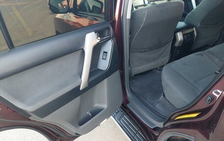 Toyota Land Cruiser Prado 150 рестайлинг 2, 2012 год, 3 330 000 рублей, 23 фотография