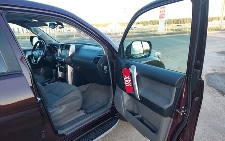 Toyota Land Cruiser Prado 150 рестайлинг 2, 2012 год, 3 330 000 рублей, 22 фотография