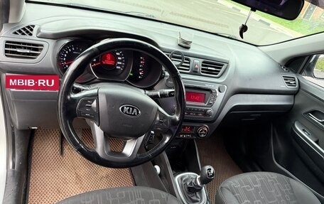 KIA Rio III рестайлинг, 2013 год, 830 000 рублей, 11 фотография