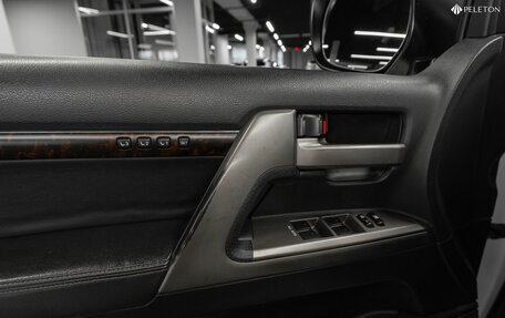 Toyota Land Cruiser 200, 2011 год, 3 400 000 рублей, 17 фотография