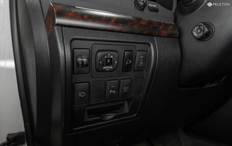 Toyota Land Cruiser 200, 2011 год, 3 400 000 рублей, 19 фотография