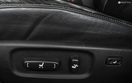 Toyota Land Cruiser 200, 2011 год, 3 400 000 рублей, 21 фотография