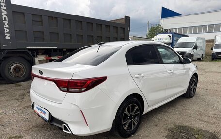 KIA Rio IV, 2021 год, 1 610 000 рублей, 3 фотография