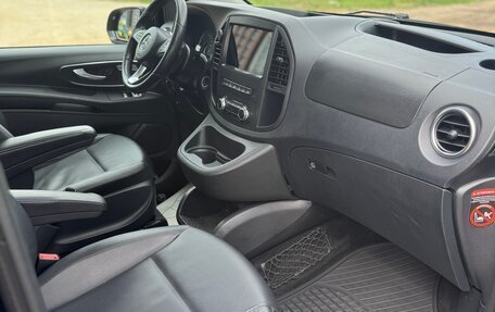 Mercedes-Benz Vito, 2019 год, 5 400 000 рублей, 3 фотография