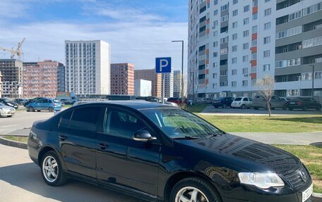 Volkswagen Passat B6, 2007 год, 550 000 рублей, 2 фотография
