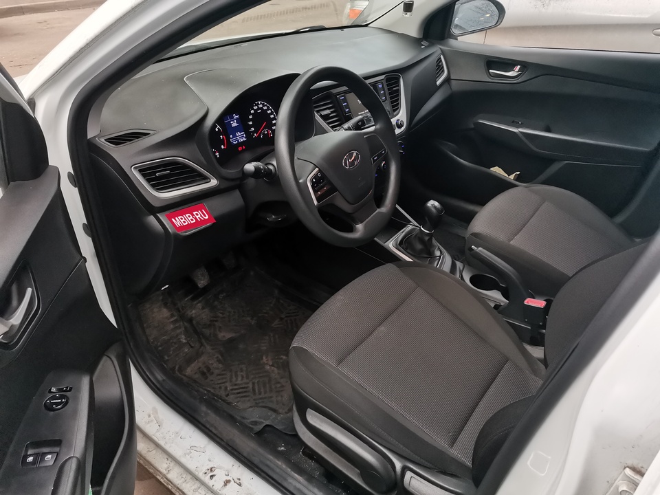 Hyundai Solaris II, 2017 год, 1 000 000 рублей, 5 фотография