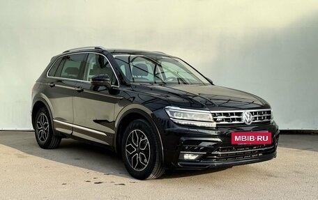 Volkswagen Tiguan II, 2017 год, 2 350 000 рублей, 2 фотография