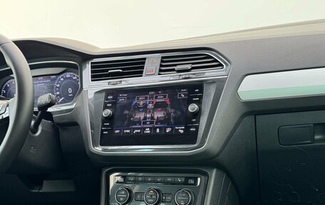 Volkswagen Tiguan II, 2017 год, 2 350 000 рублей, 17 фотография