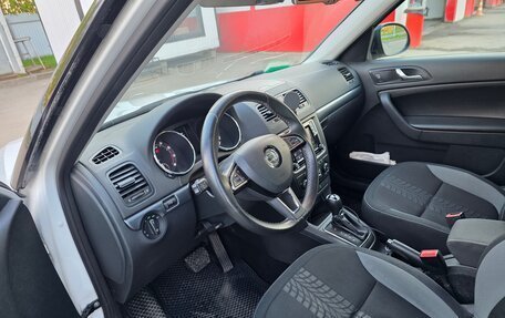 Skoda Yeti I рестайлинг, 2015 год, 1 420 000 рублей, 21 фотография
