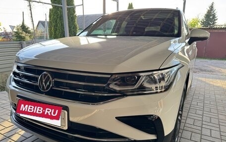Volkswagen Tiguan II, 2021 год, 4 500 000 рублей, 2 фотография
