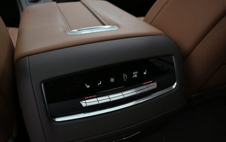 Cadillac Escalade V, 2022 год, 14 500 000 рублей, 27 фотография