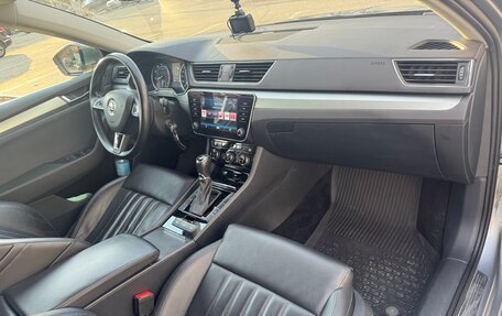 Skoda Superb III рестайлинг, 2017 год, 2 200 000 рублей, 16 фотография