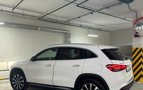 Mercedes-Benz GLA, 2020 год, 4 300 000 рублей, 2 фотография