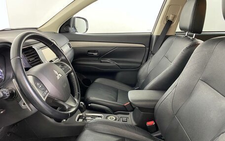 Mitsubishi Outlander III рестайлинг 3, 2014 год, 1 119 000 рублей, 8 фотография