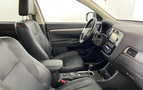 Mitsubishi Outlander III рестайлинг 3, 2014 год, 1 119 000 рублей, 12 фотография