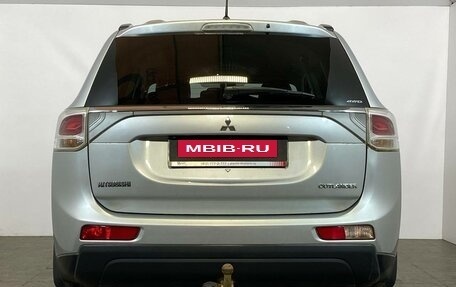 Mitsubishi Outlander III рестайлинг 3, 2014 год, 1 119 000 рублей, 5 фотография