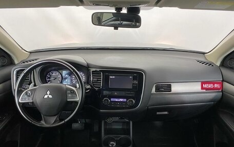 Mitsubishi Outlander III рестайлинг 3, 2014 год, 1 119 000 рублей, 7 фотография