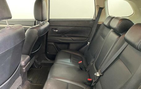 Mitsubishi Outlander III рестайлинг 3, 2014 год, 1 119 000 рублей, 14 фотография
