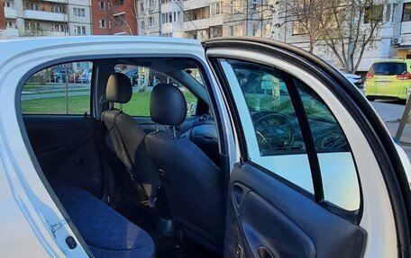 Toyota Vitz, 2002 год, 400 000 рублей, 16 фотография