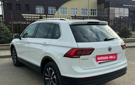 Volkswagen Tiguan II, 2019 год, 2 500 000 рублей, 2 фотография