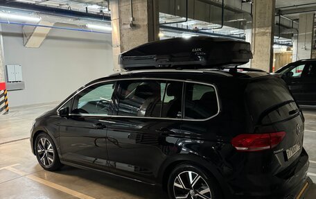 Volkswagen Touran III, 2019 год, 2 500 000 рублей, 2 фотография