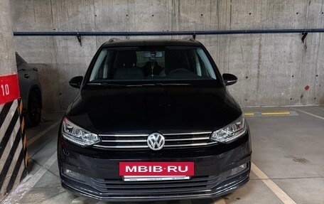 Volkswagen Touran III, 2019 год, 2 500 000 рублей, 4 фотография
