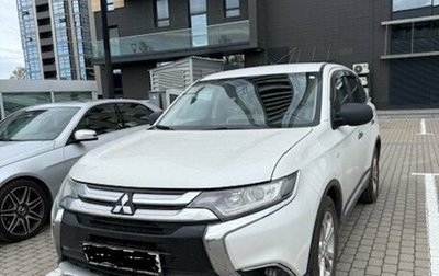 Mitsubishi Outlander III рестайлинг 3, 2018 год, 1 790 000 рублей, 1 фотография
