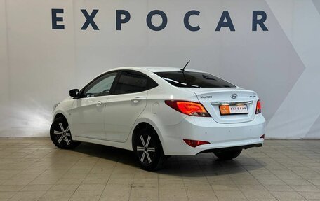 Hyundai Solaris II рестайлинг, 2015 год, 1 050 000 рублей, 3 фотография