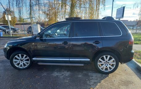 Volkswagen Touareg III, 2004 год, 675 000 рублей, 2 фотография