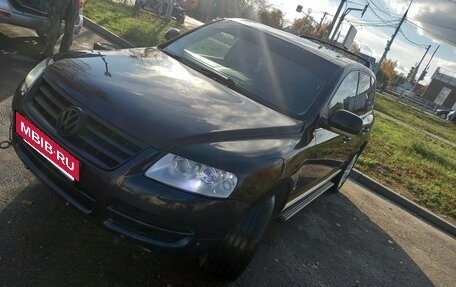 Volkswagen Touareg III, 2004 год, 675 000 рублей, 3 фотография