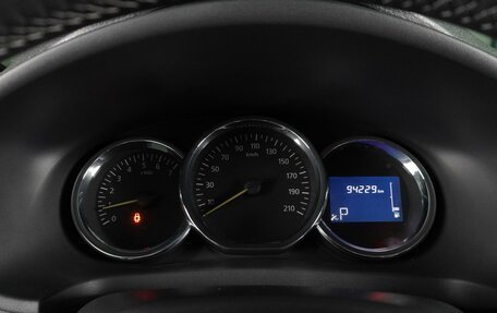 Renault Logan II, 2016 год, 959 000 рублей, 12 фотография