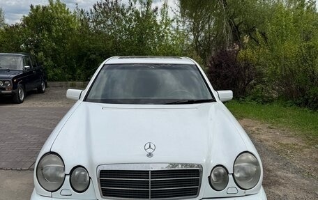Mercedes-Benz E-Класс, 2000 год, 630 000 рублей, 4 фотография