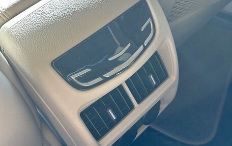 Cadillac SRX II рестайлинг, 2015 год, 1 800 000 рублей, 13 фотография