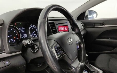 Hyundai Elantra VI рестайлинг, 2017 год, 1 385 000 рублей, 12 фотография