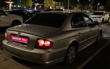 Hyundai Sonata IV рестайлинг, 2005 год, 349 000 рублей, 4 фотография