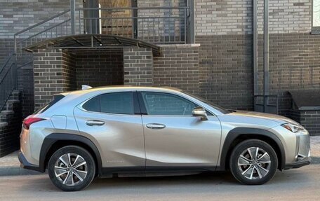 Lexus UX I, 2021 год, 3 300 000 рублей, 12 фотография