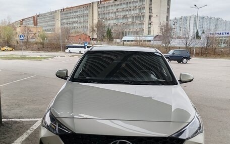 Hyundai Solaris II рестайлинг, 2020 год, 1 750 000 рублей, 3 фотография