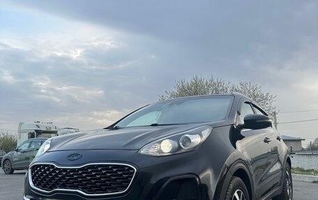 KIA Sportage IV рестайлинг, 2018 год, 2 200 000 рублей, 2 фотография
