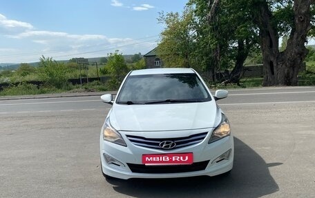 Hyundai Solaris II рестайлинг, 2015 год, 970 000 рублей, 3 фотография