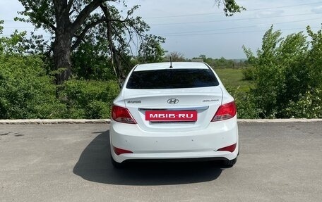 Hyundai Solaris II рестайлинг, 2015 год, 970 000 рублей, 4 фотография
