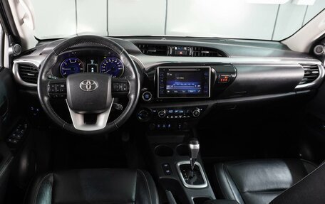 Toyota Hilux VIII, 2019 год, 3 599 000 рублей, 6 фотография