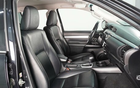 Toyota Hilux VIII, 2019 год, 3 599 000 рублей, 8 фотография
